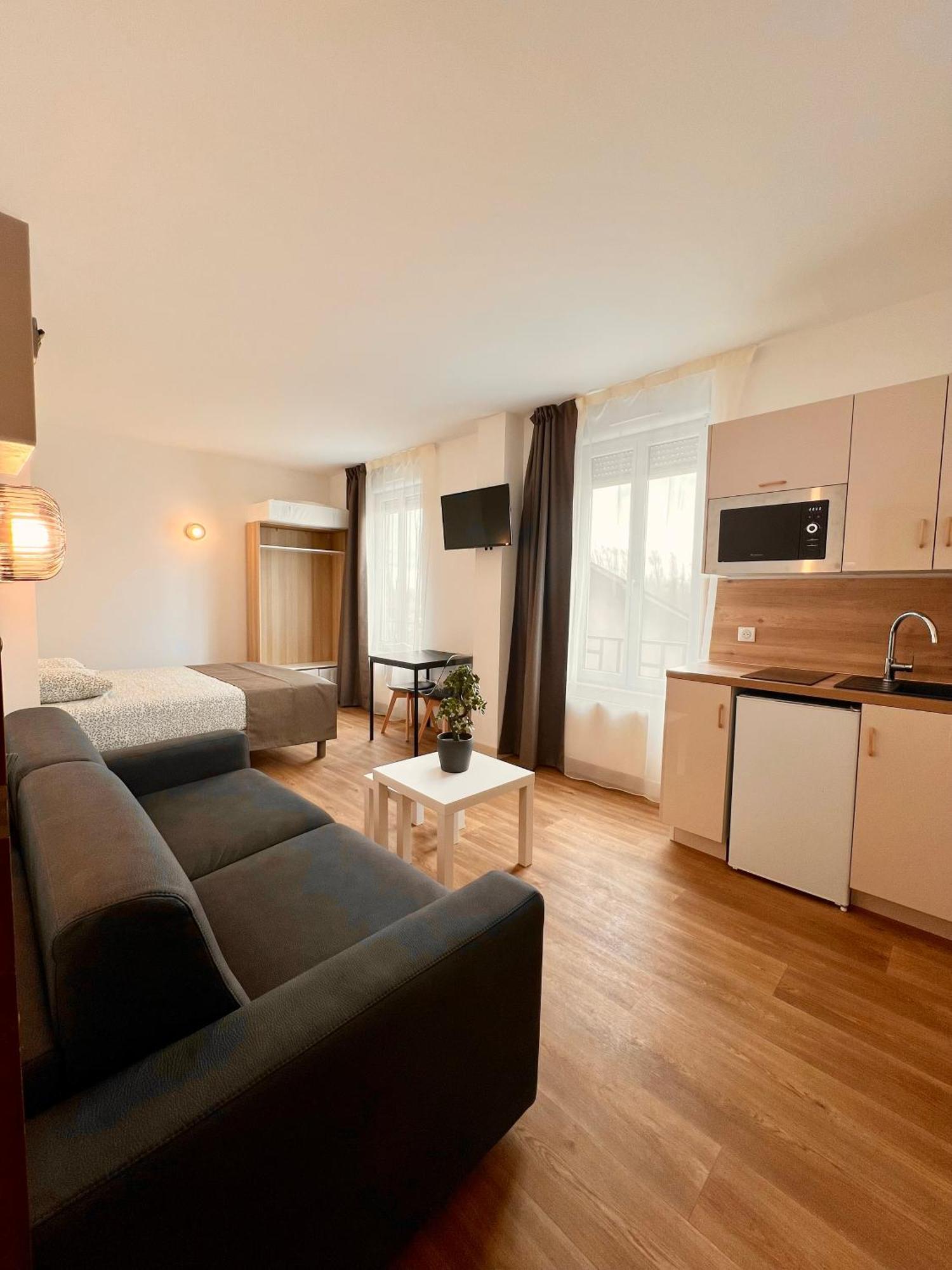 Studio 4 Pers Face Gare Sncf Appart Hotel Le Cygne D4 Bourges Dış mekan fotoğraf